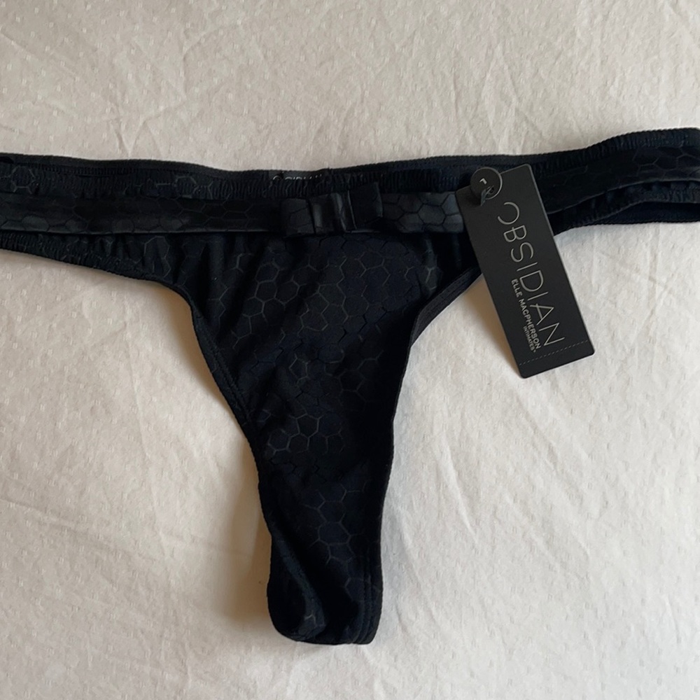 Elle MacPherson Obsidian Betty Thong Black